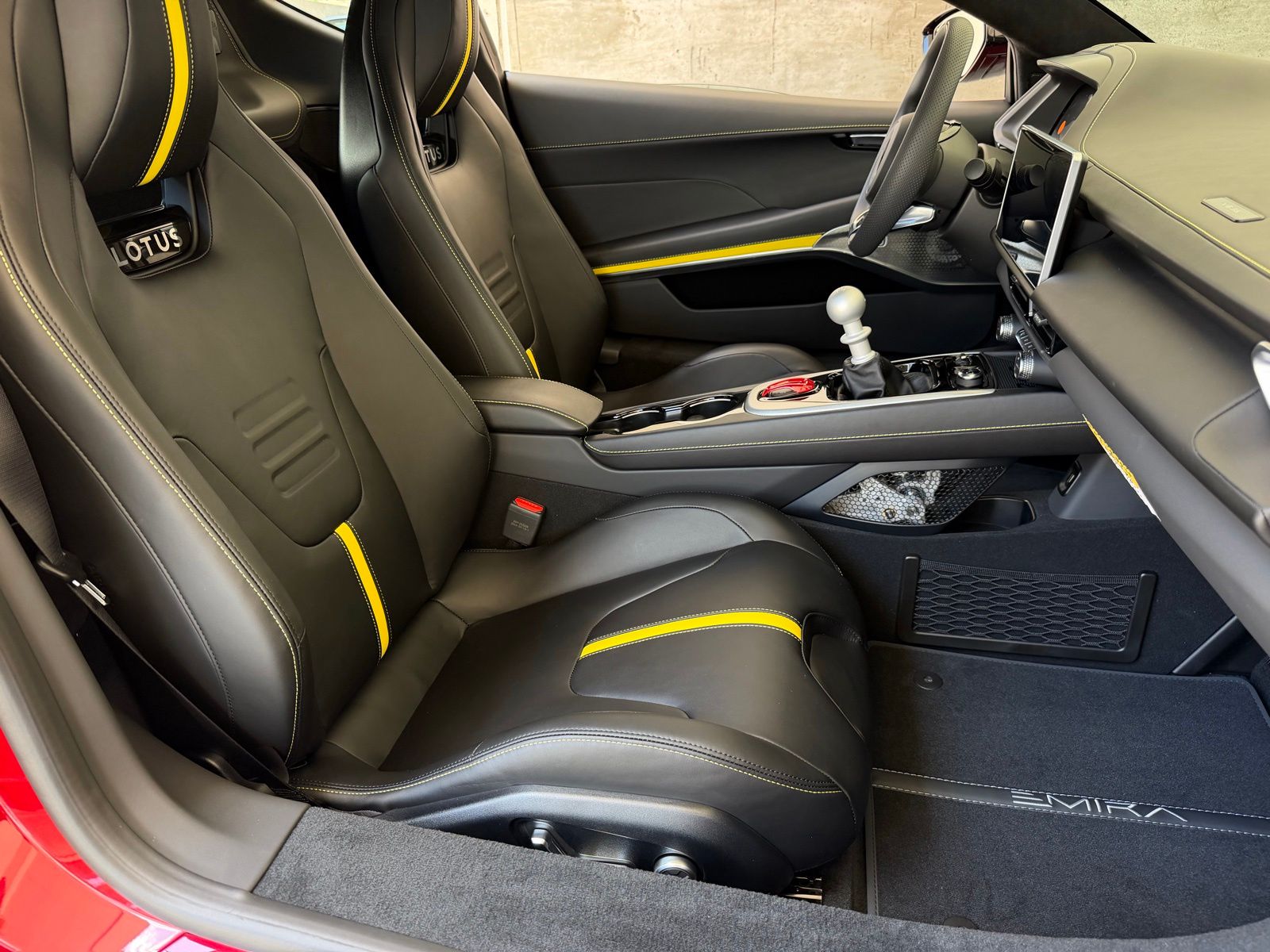 2026 Lotus Emira - Photo 16