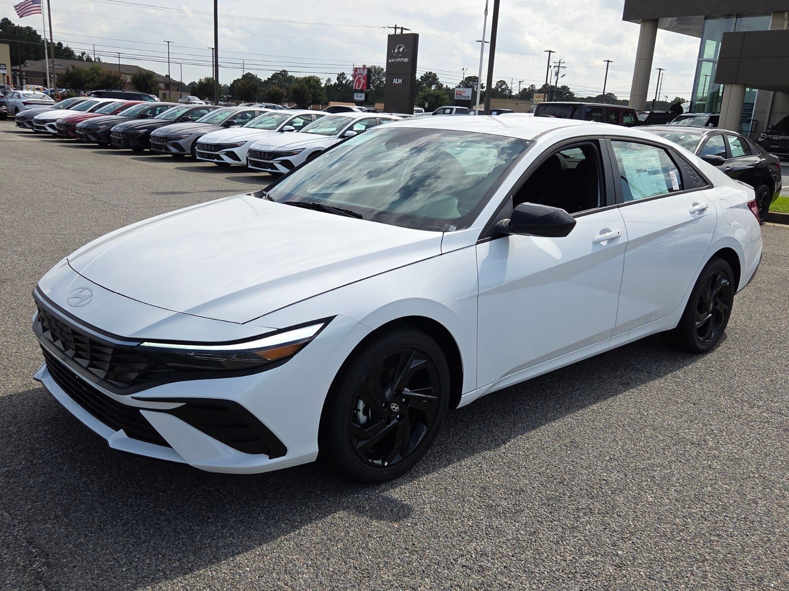 New 2026 White Hyundai SEL Sport image 3