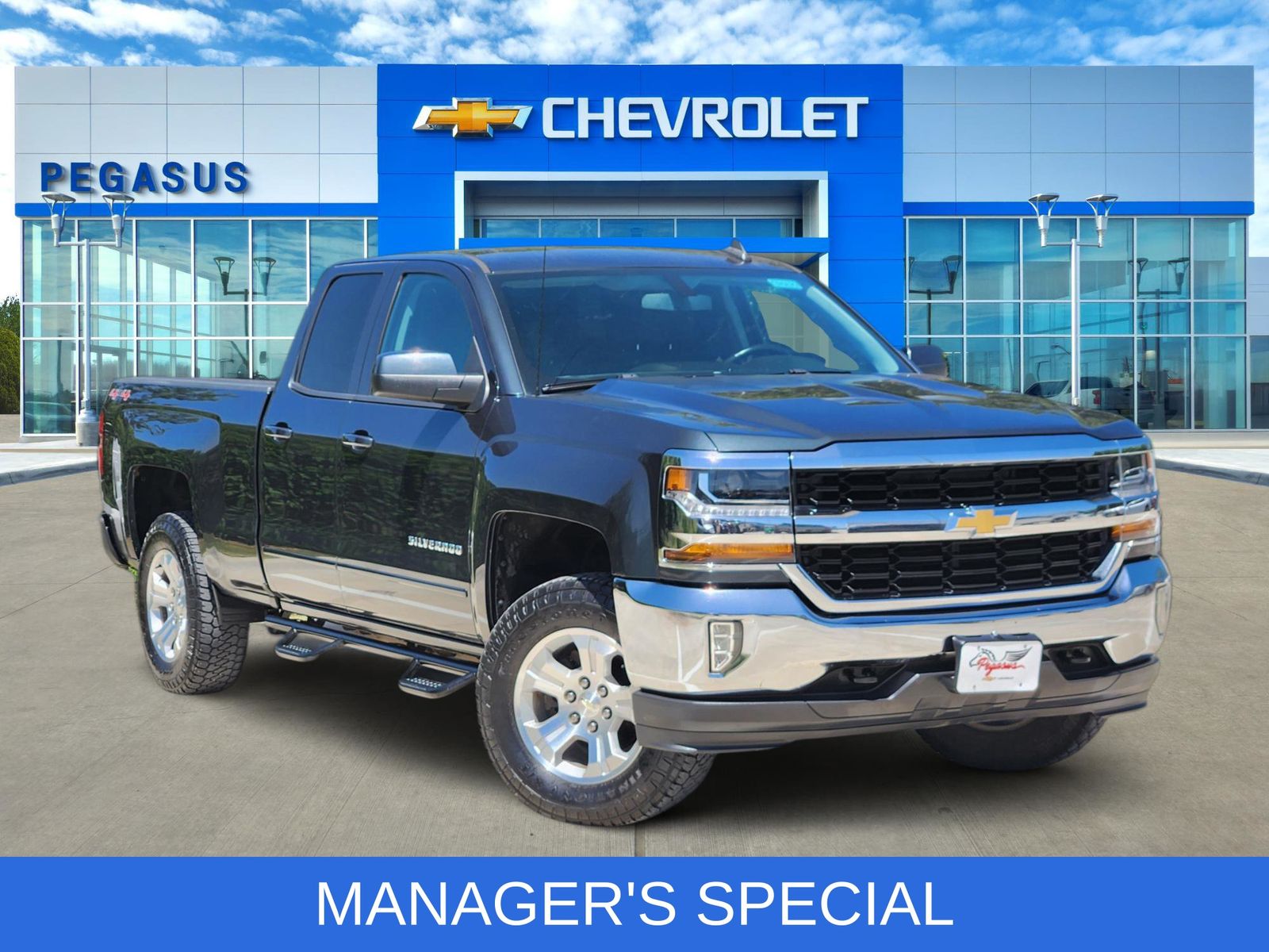 Gray (Graphite Metallic) 2017 Chevrolet Silverado 1500 Pickup Truck Four-Wheel Drive 6-Speed Automatic Overdrive