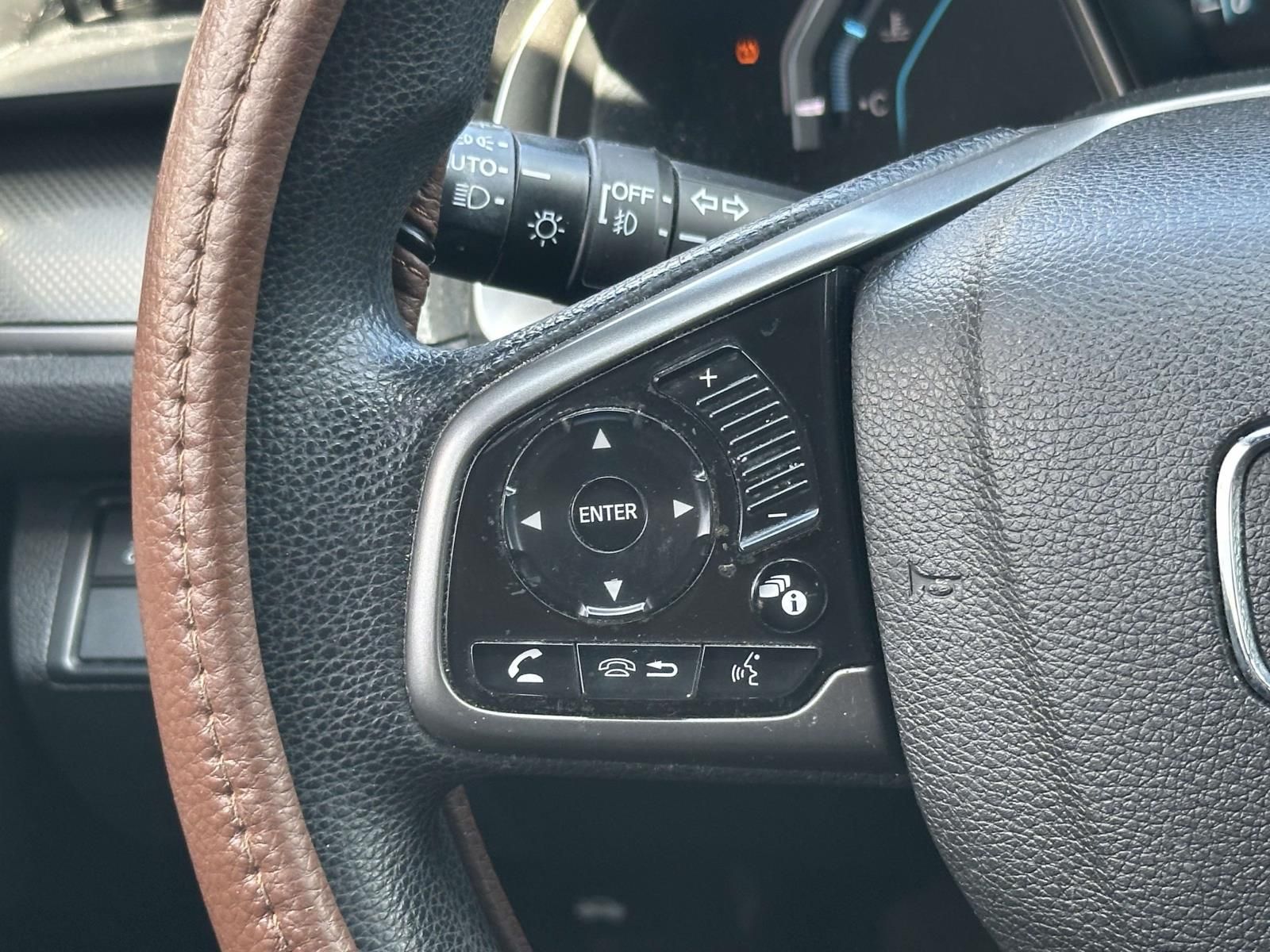 Used 2018  Honda EX image 19
