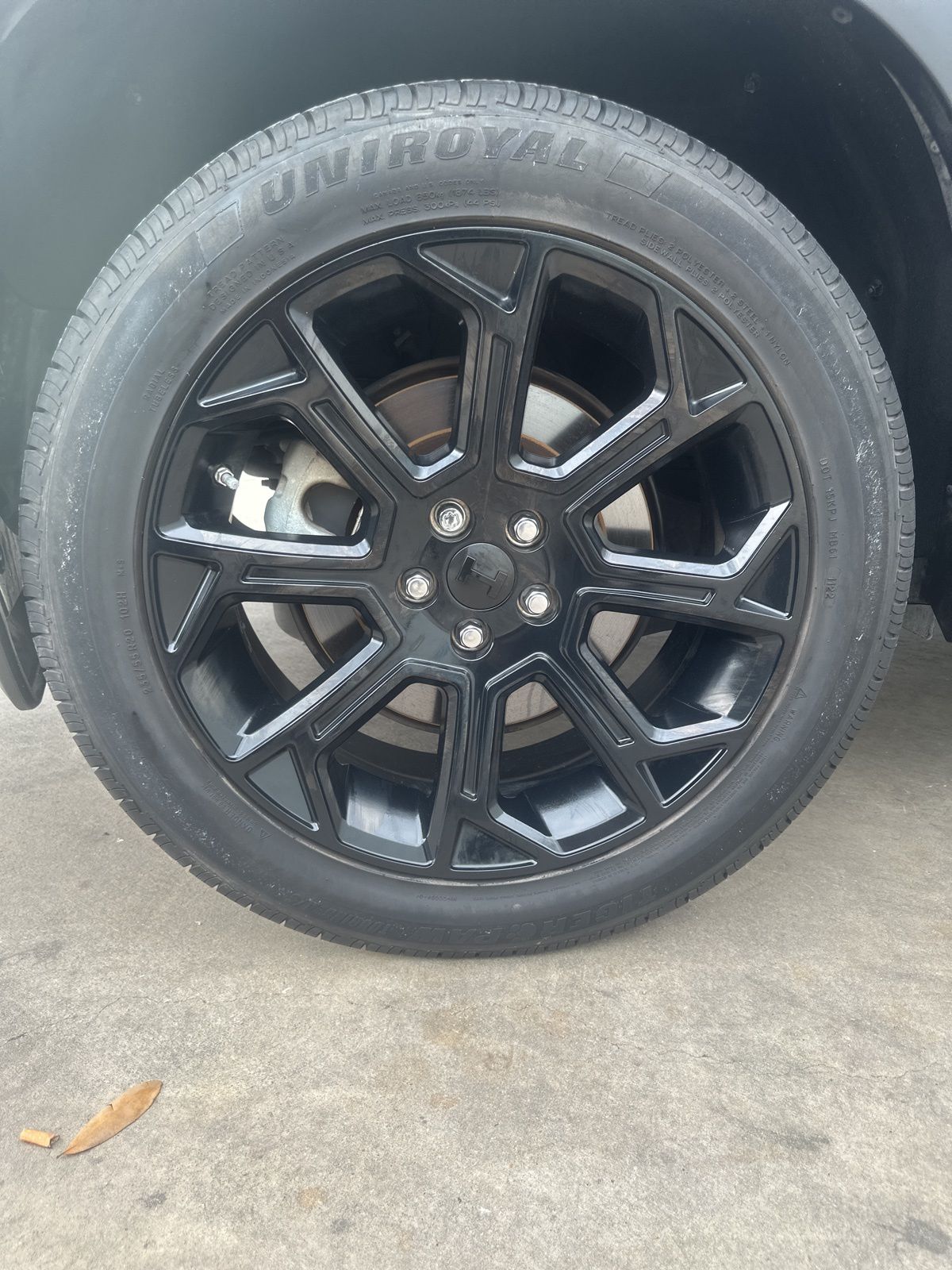 Used Car 2023 Toyota Highlander  Le For Sale Under $35,000 In Austin, Texas