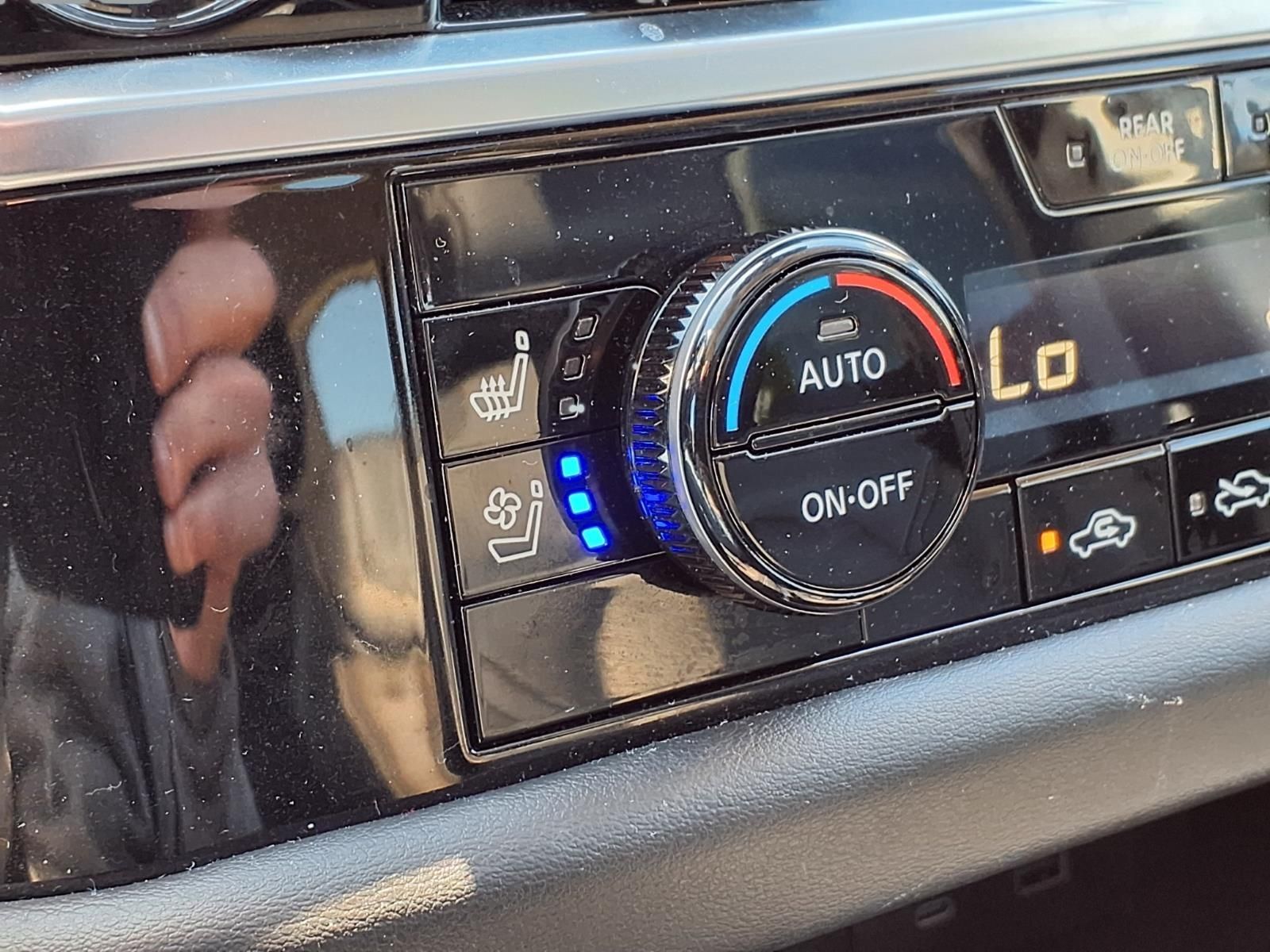 2023 Nissan Pathfinder Platinum White at Central Houston Nissan