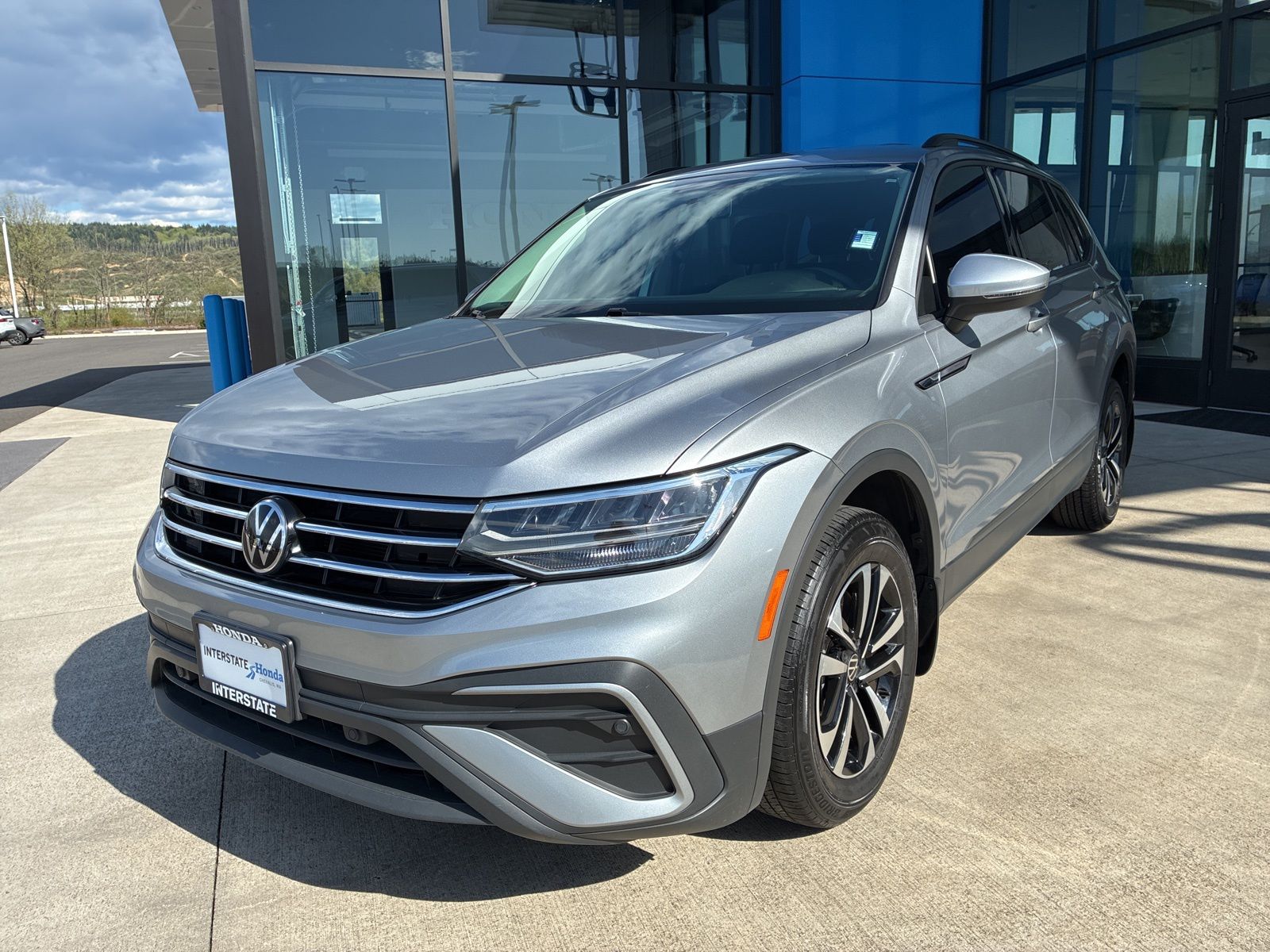 Pyrite Silver Metallic 2022 Volkswagen Tiguan S FWD SUV / Crossover Front-Wheel Drive 8-Speed Automatic