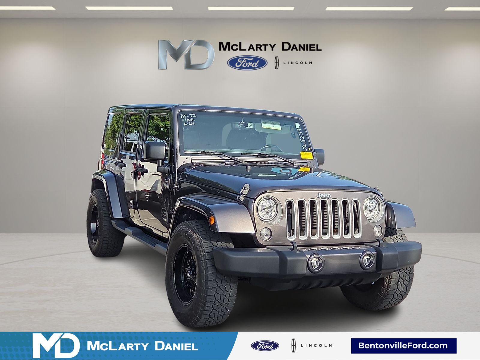 Gray (Granite Crystal Metallic Clearcoat) 2018 Jeep Wrangler SUV / Crossover Four-Wheel Drive 5-Speed Automatic