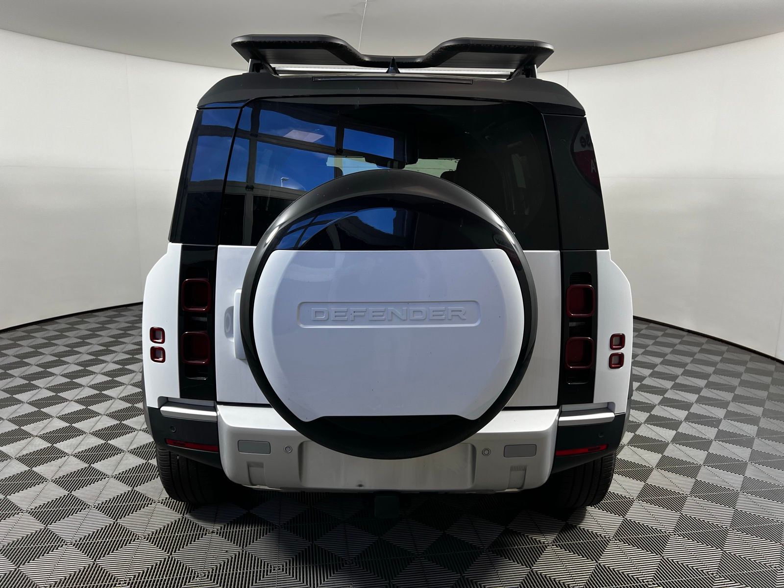 Thumbnail: 2023 Land Rover Defender - 6
