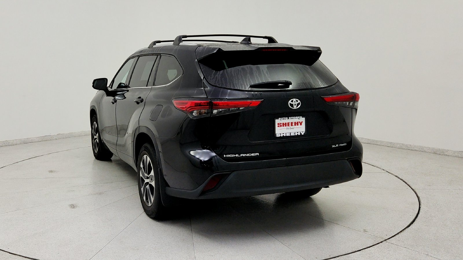 Used 2022 Black Toyota XLE image 5