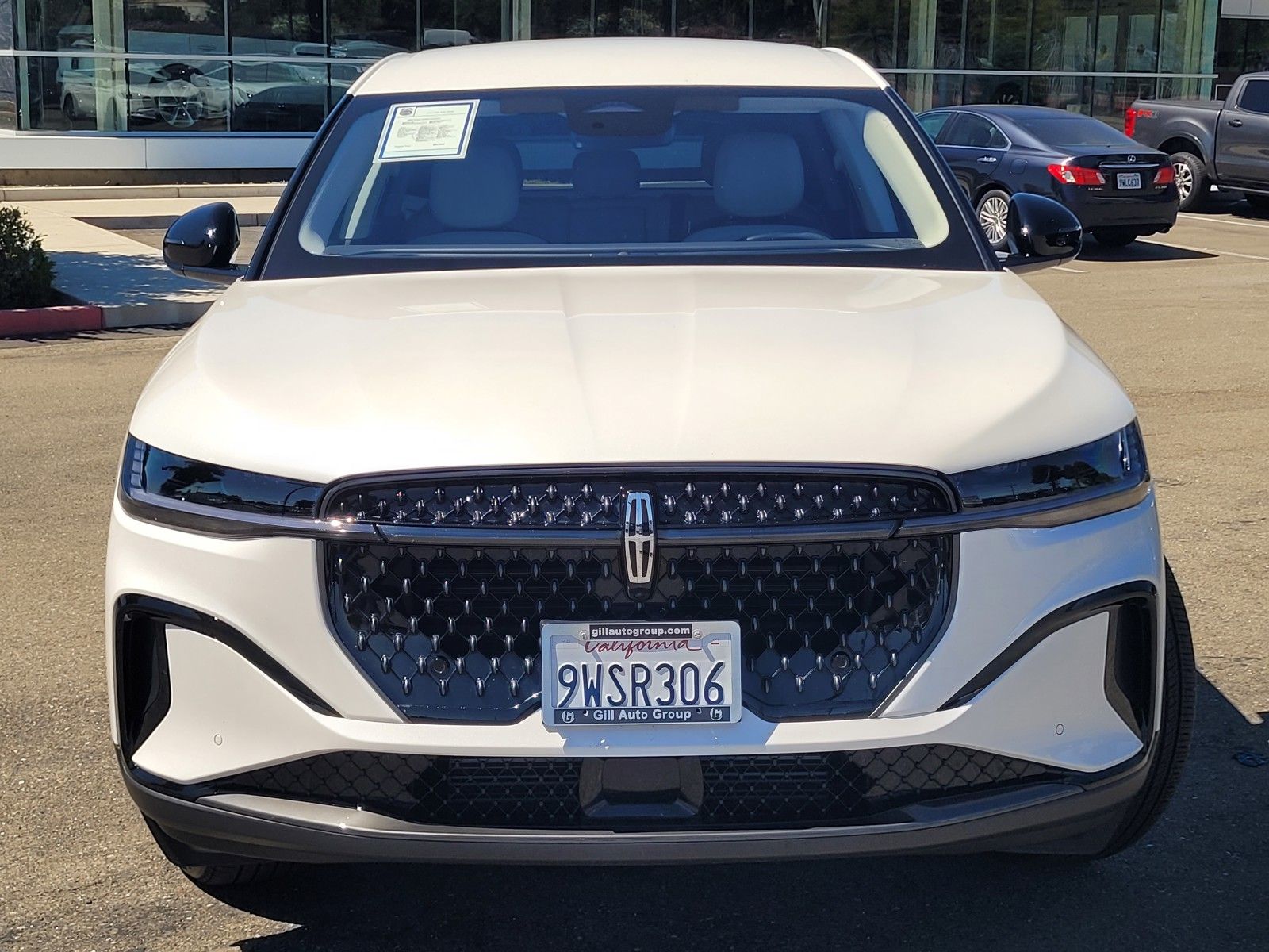 View vehicle photo 2