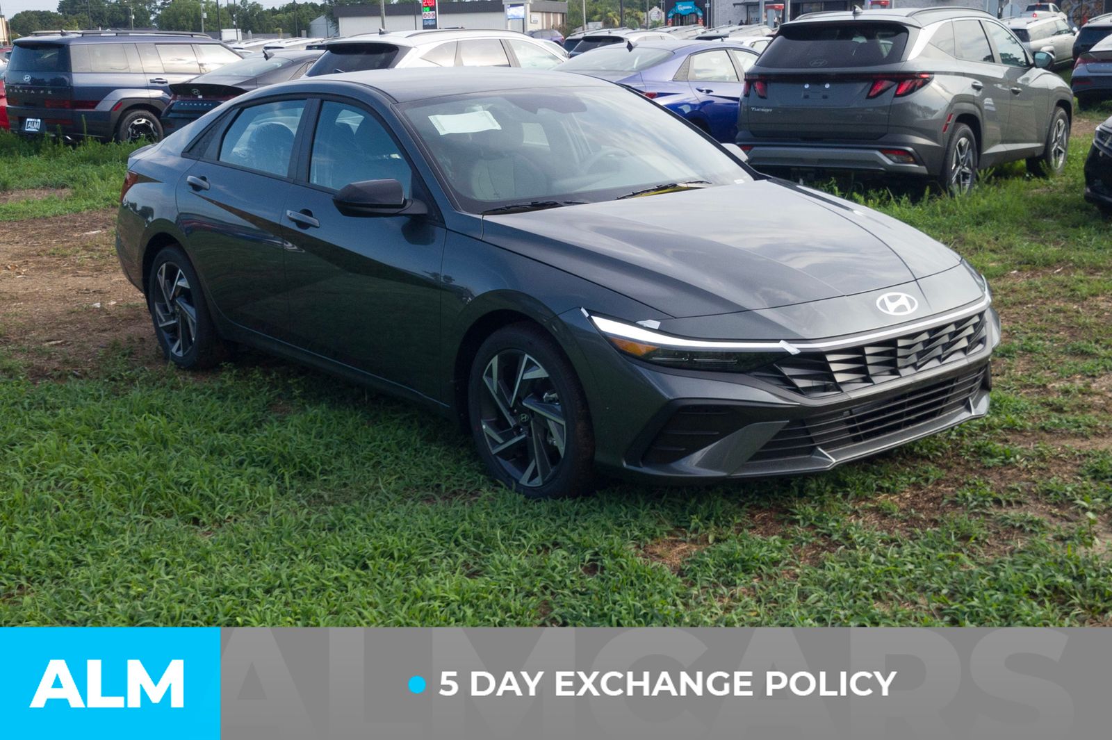 Used 2025 Gray Hyundai SEL Sport image 4