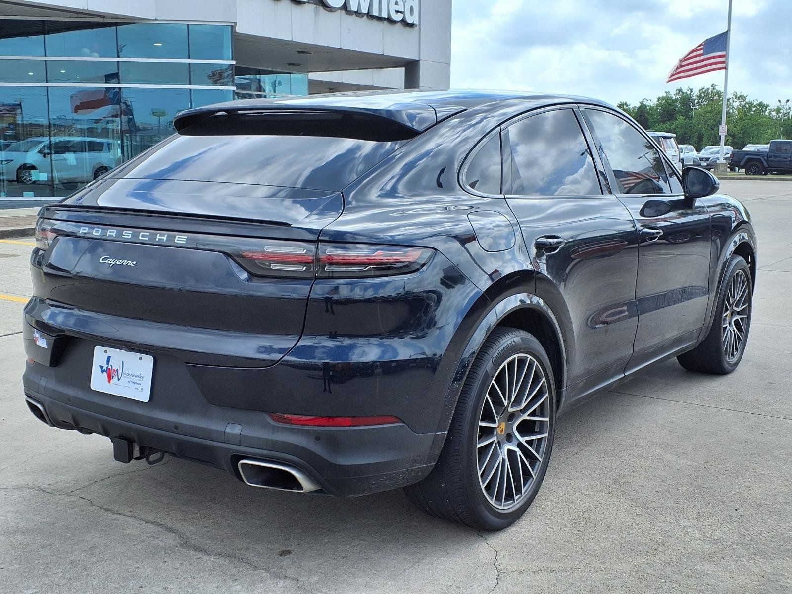 2021 Porsche Cayenne Coupe Base Black at River Oaks CDJR