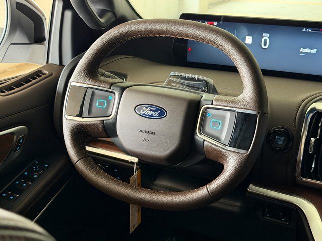 New 2026 Star White Metallic Tri-Coat Ford King Ranch image 19