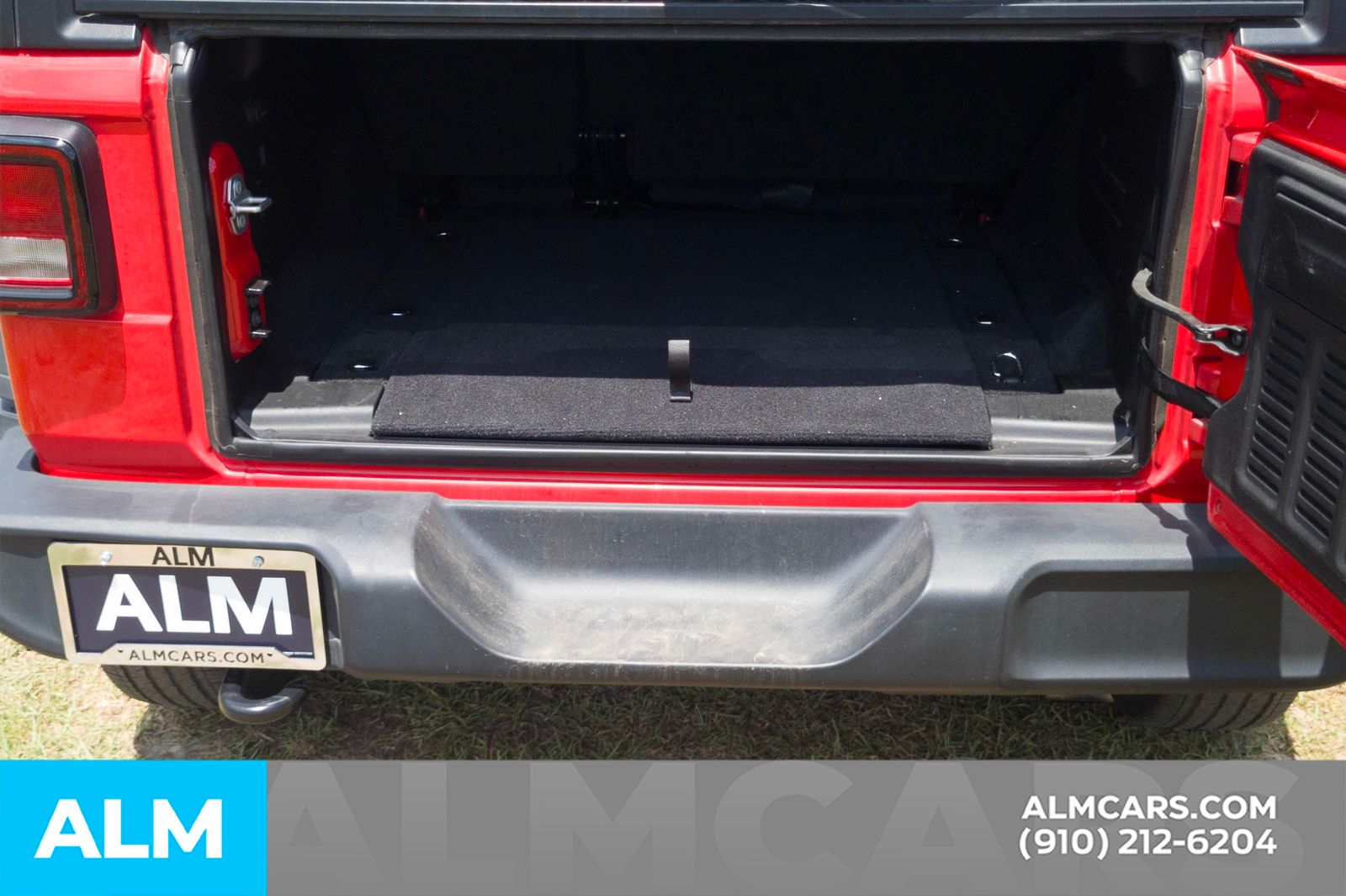 Used 2025 Red Clearcoat Jeep Sport S image 9