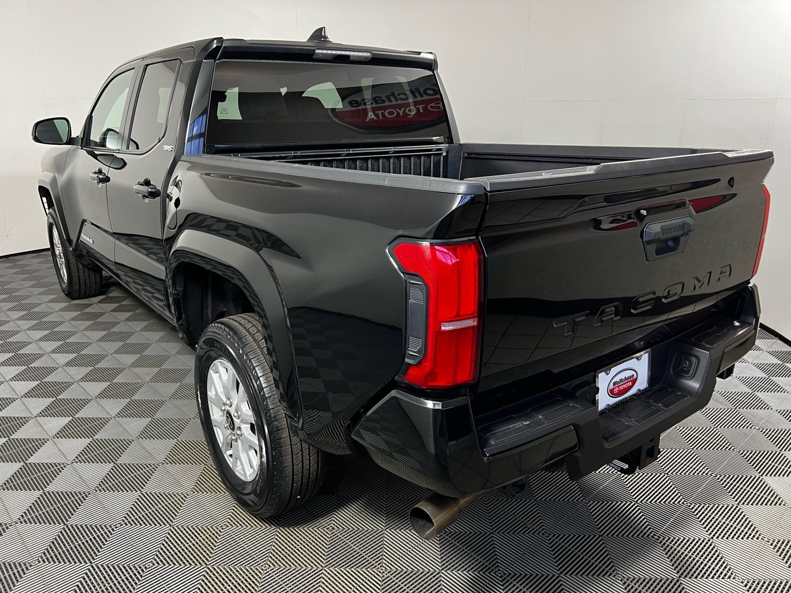 Thumbnail: 2024 Toyota Tacoma - 9