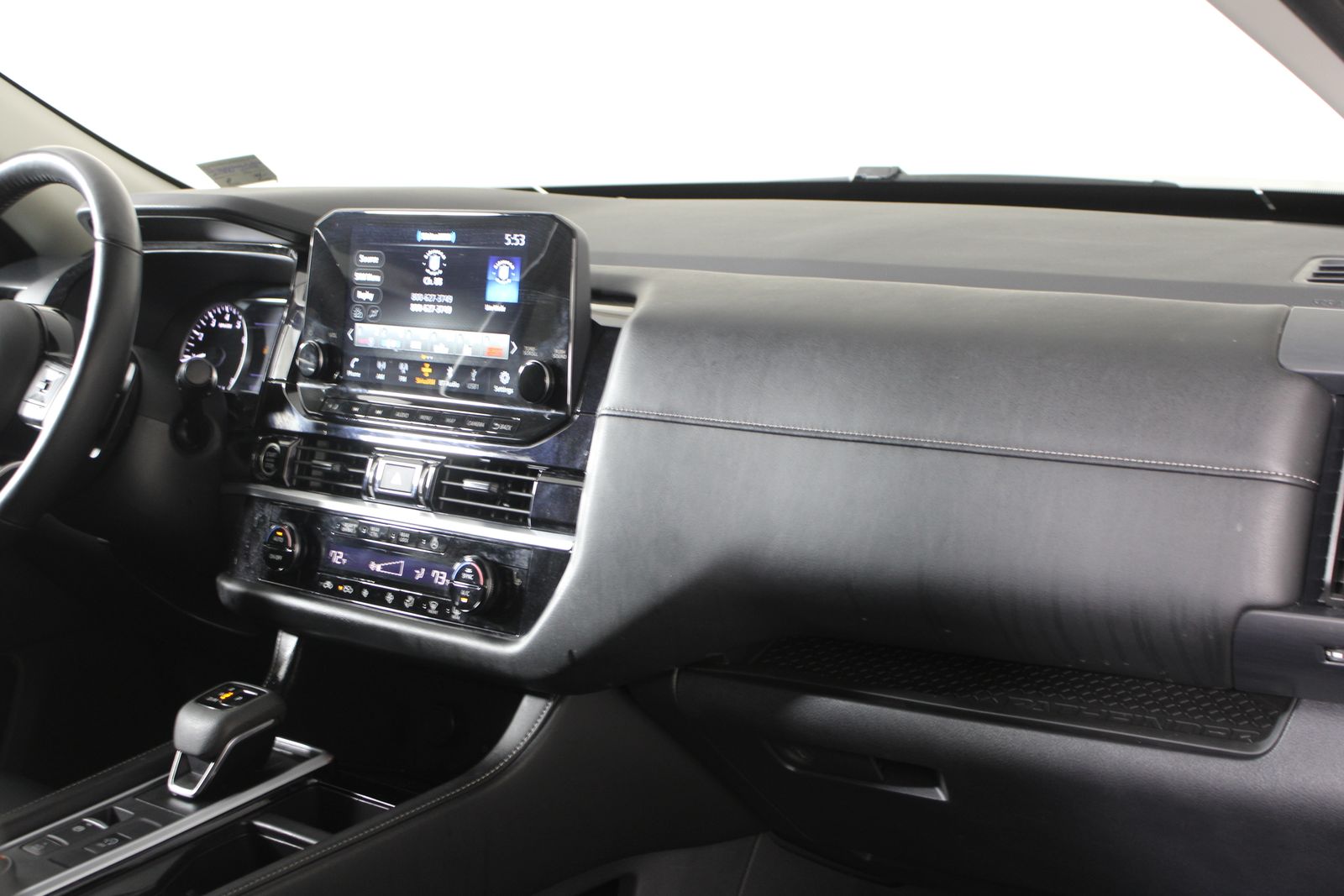 Used 2024 Silver Nissan SL image 17