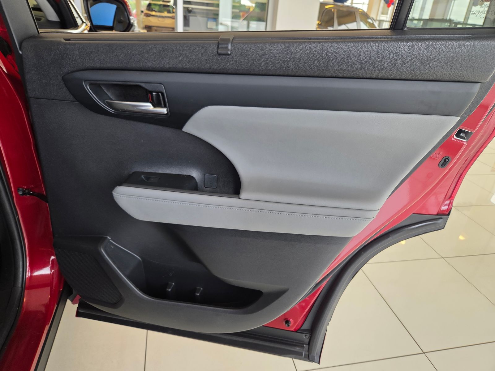 Used 2020 Red Toyota XLE image 24