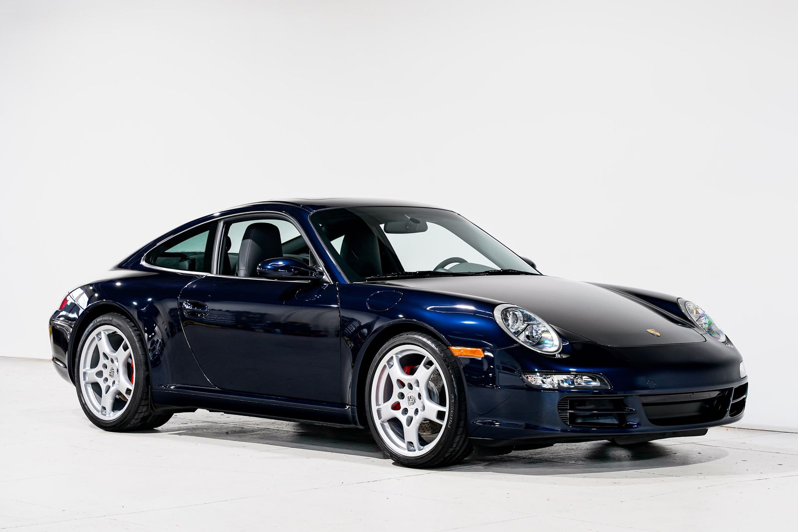 Midnight Blue Metallic 2006 Porsche 911 Coupe Rear-Wheel Drive 6-Speed Manual