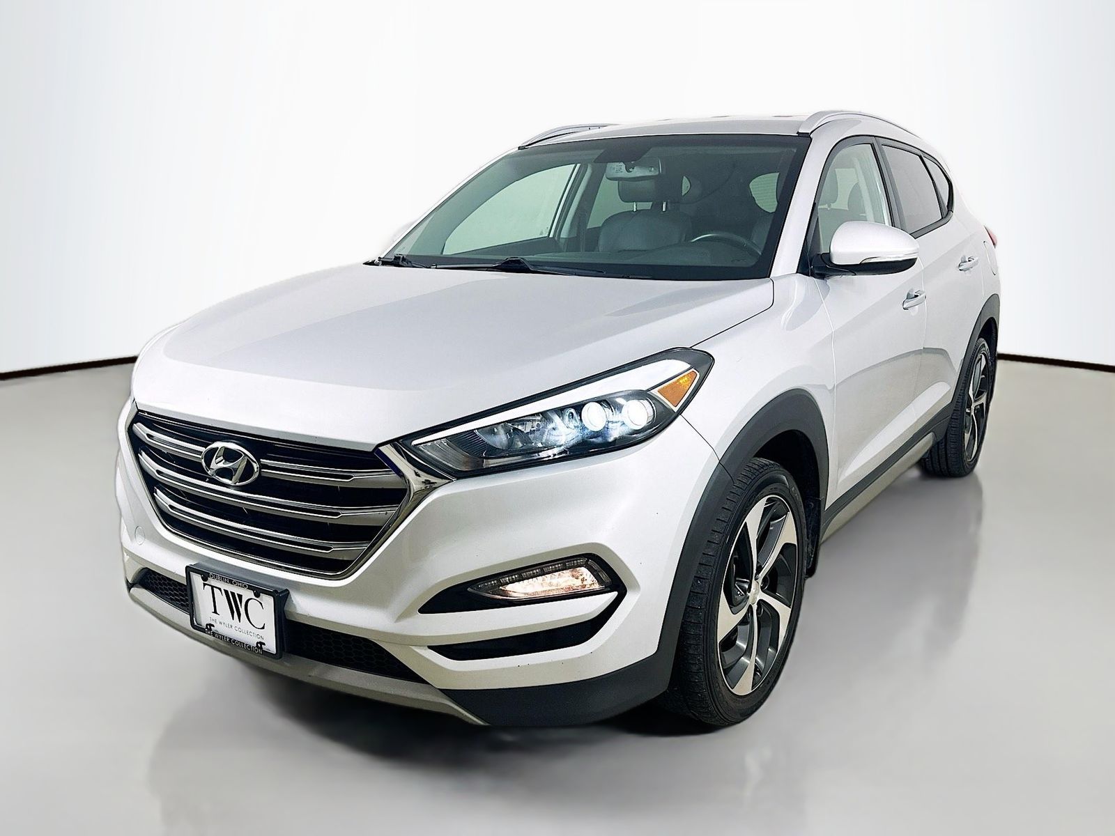 Molten Silver 2017 Hyundai Tucson SUV / Crossover All-Wheel Drive 7-Speed Automatic
