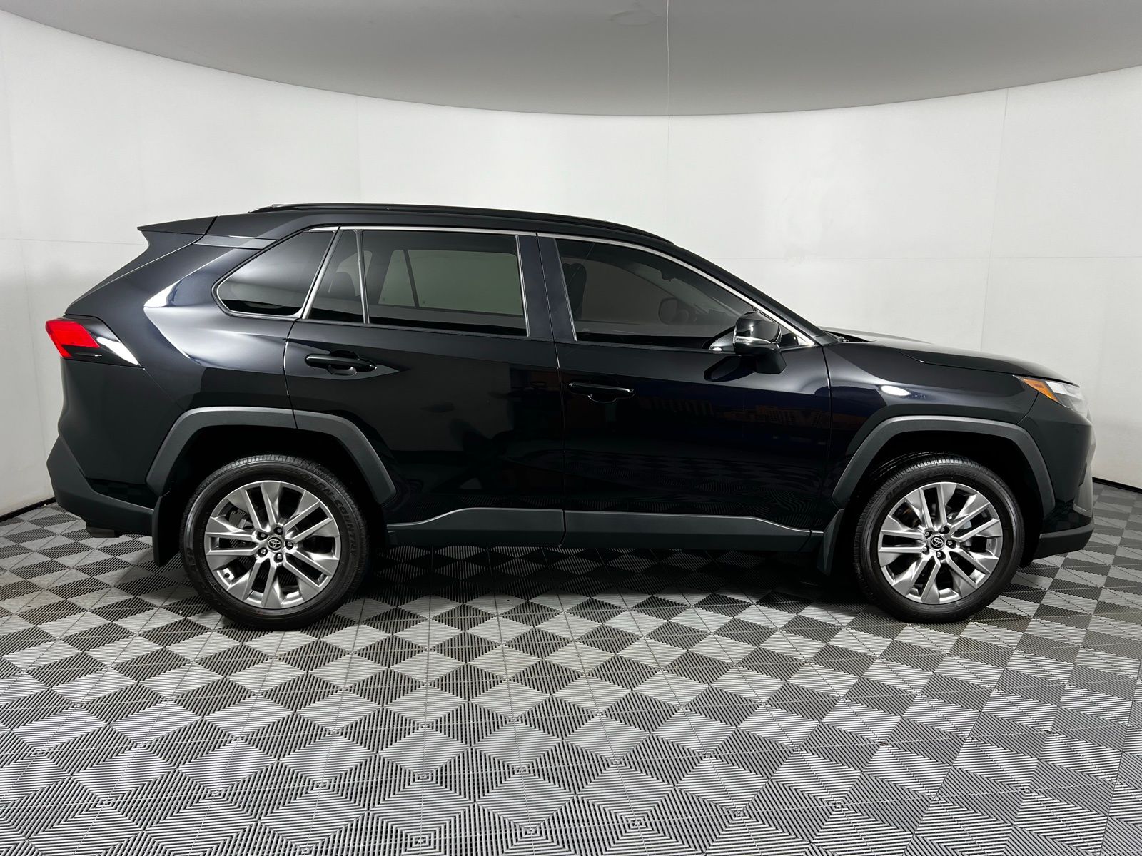 2024 Toyota RAV4 XLE Premium 4