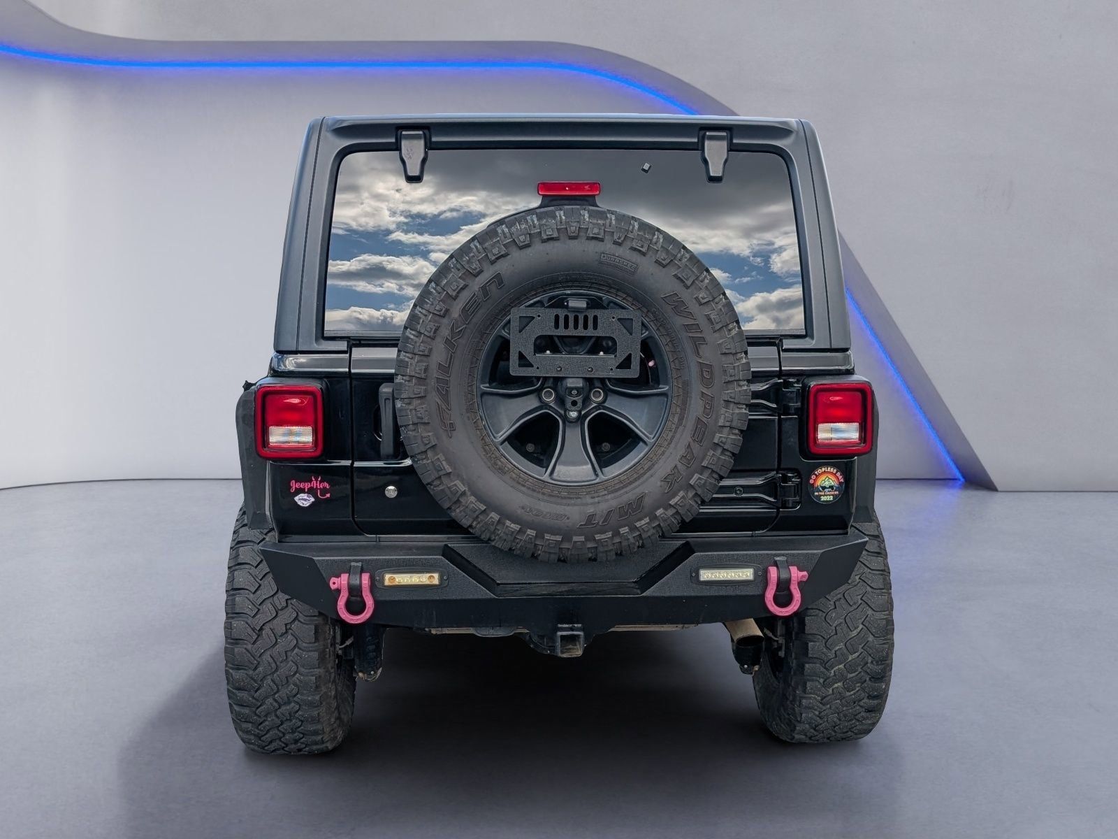 View vehicle photo 5