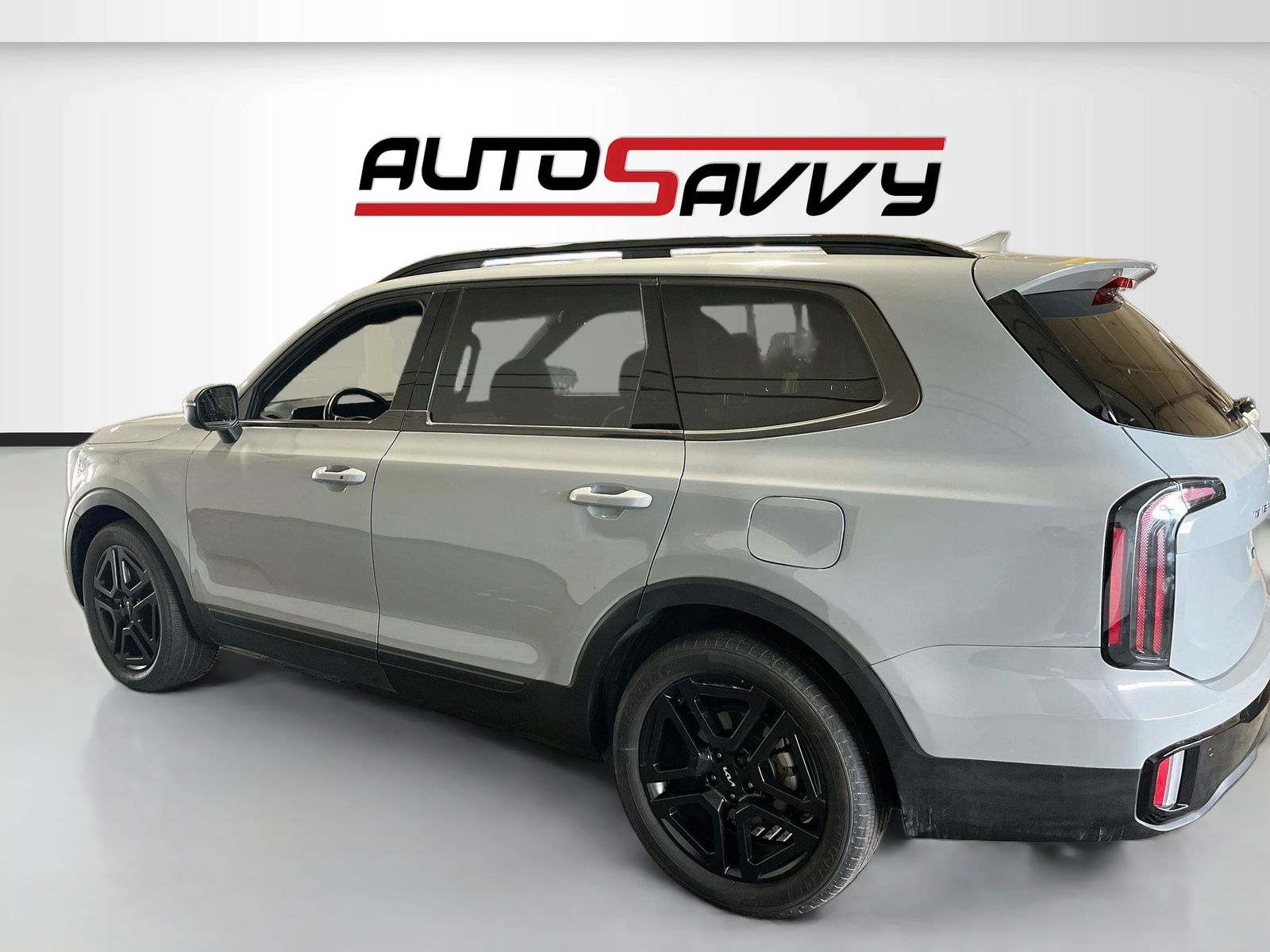 Used 2024 Gray Kia EX X-Line image 4
