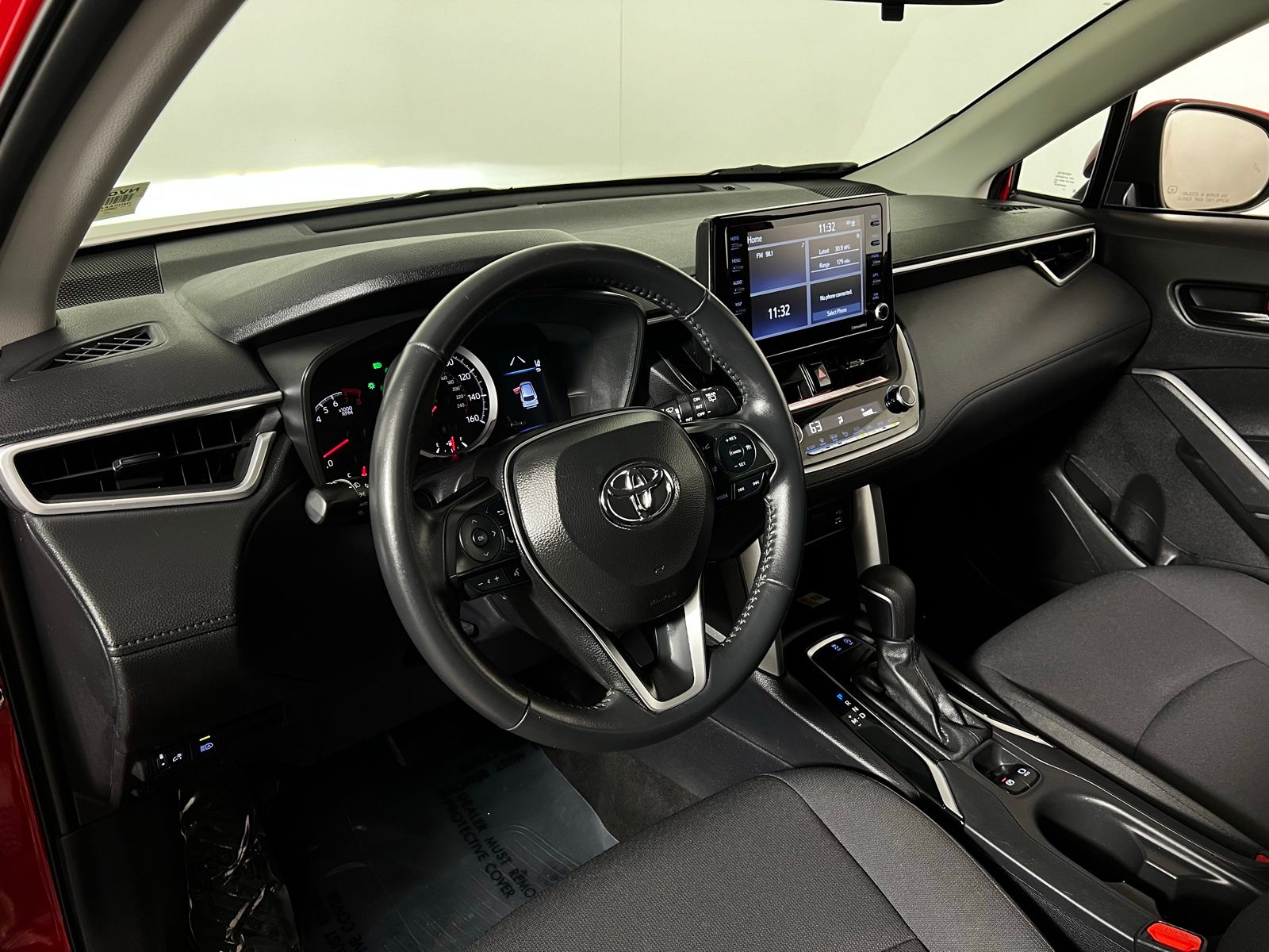 2022 Toyota Corolla Cross LE 12