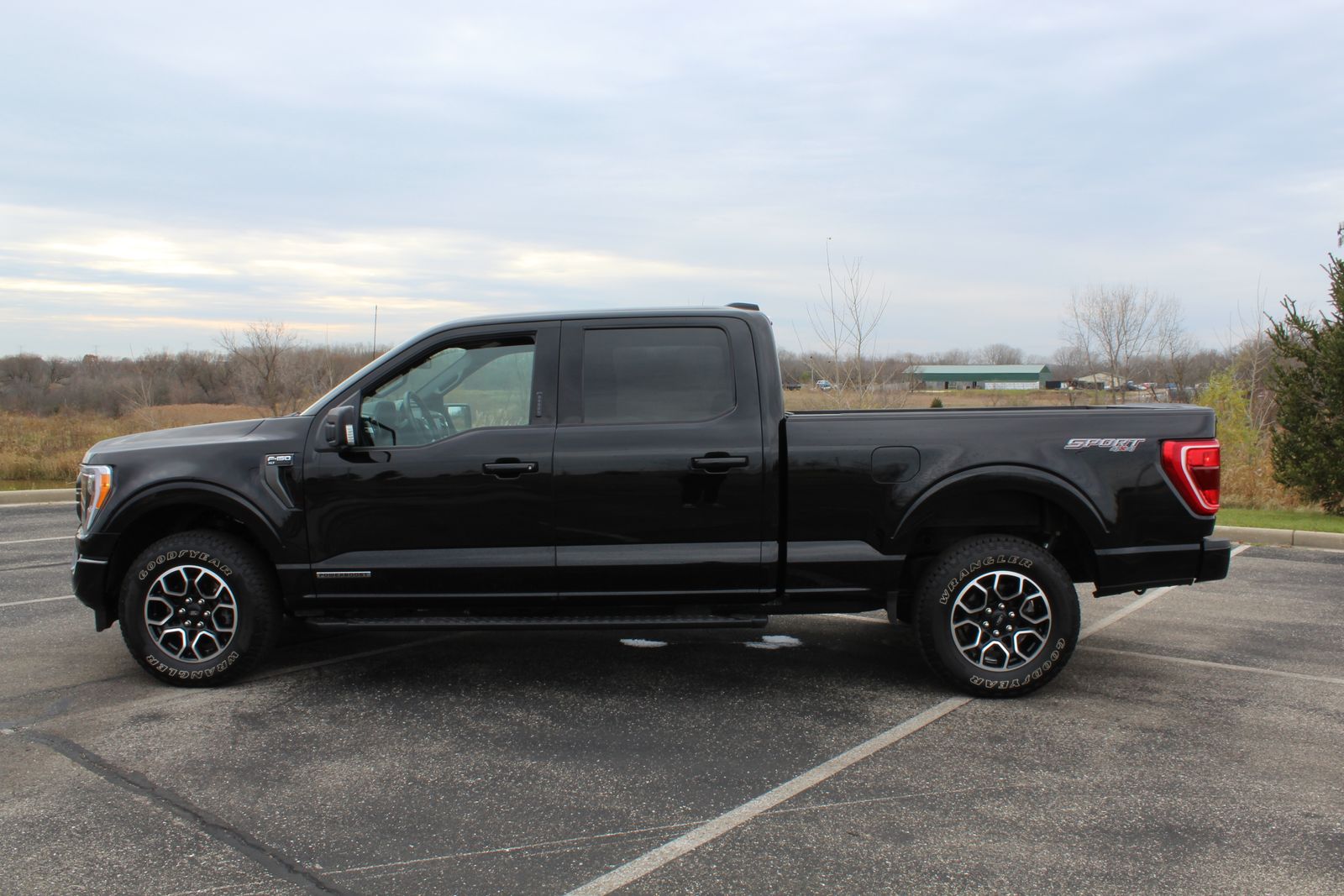 2021 Ford F-150 XLT 4