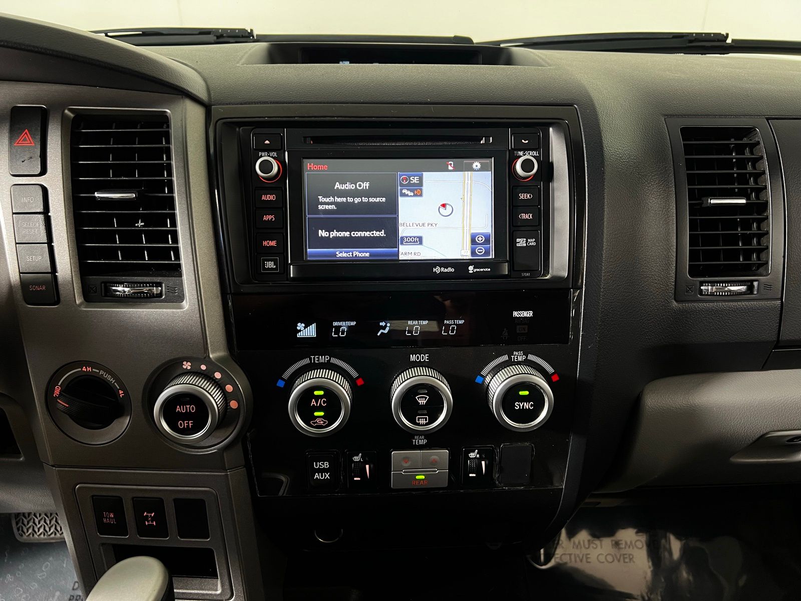 Thumbnail: 2015 Toyota Sequoia - 17