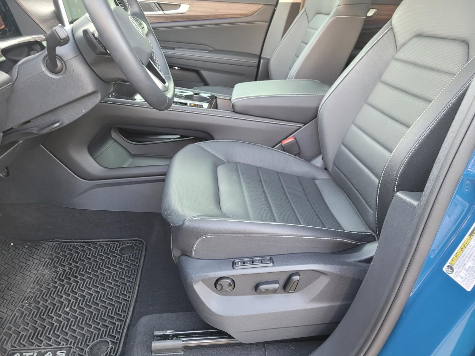 used 2025 Volkswagen Atlas car, priced at $39,700