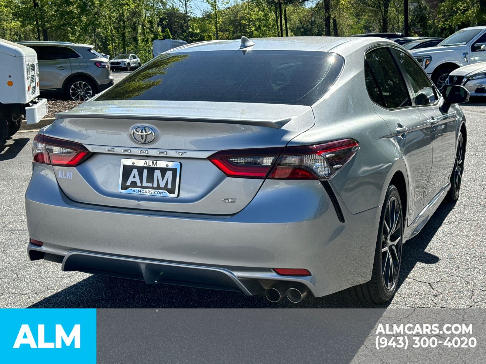2023 Toyota Camry SE photo 5