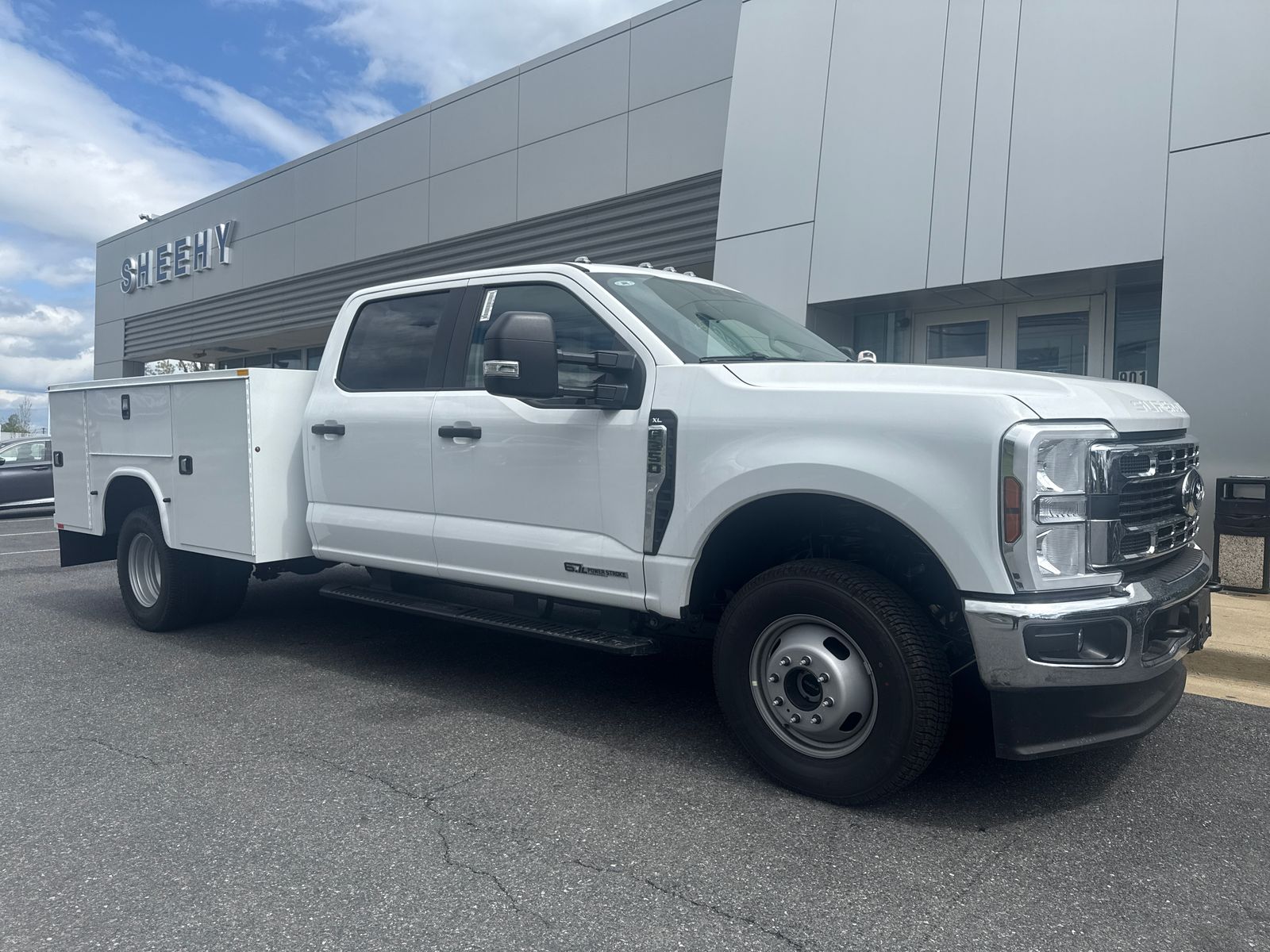 New 2026 Oxford White Ford XL image 2