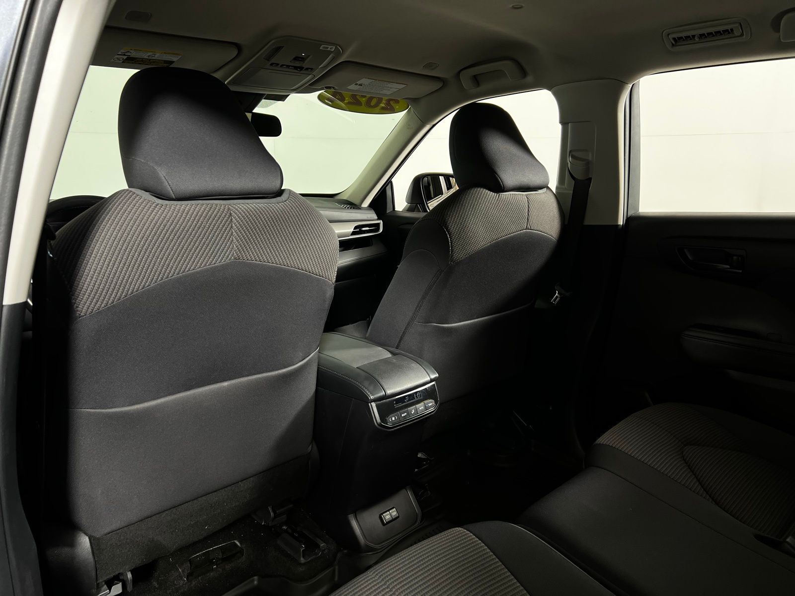 Thumbnail: 2024 Toyota Highlander - 21