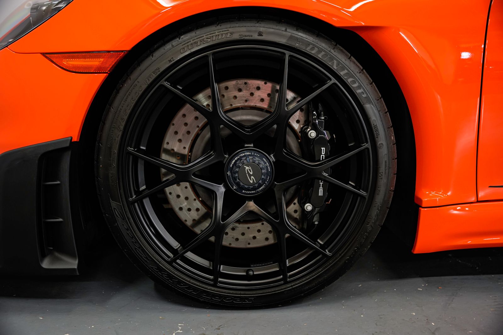 2024 Porsche 718 Spyder RS — photo 40
