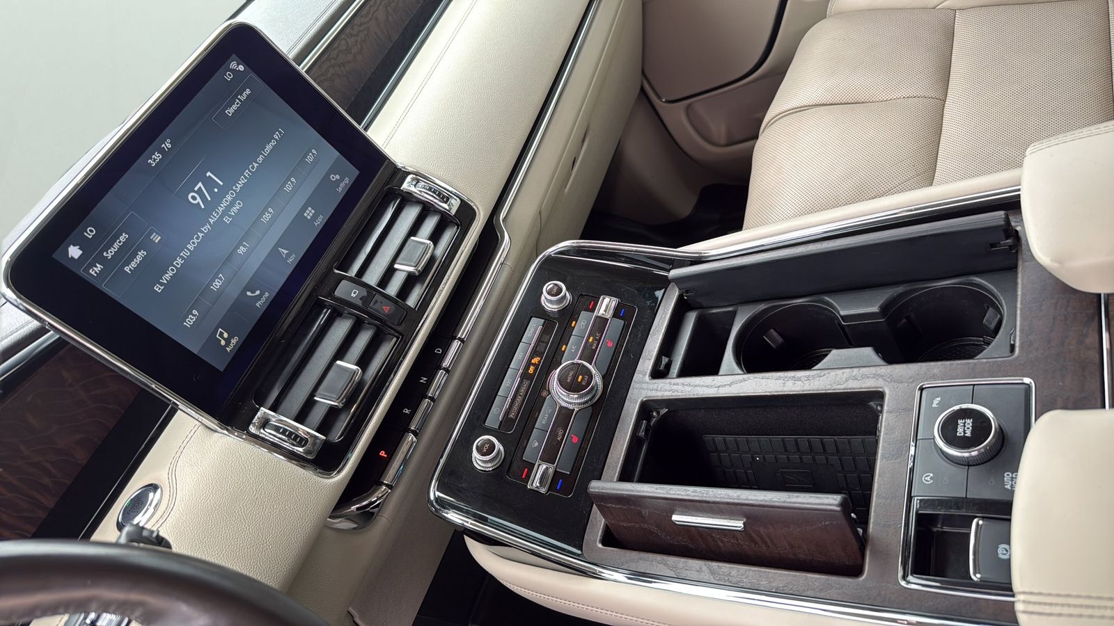 Used Car 2018 Lincoln Navigator  Select For Sale Under $25,000 In Austin, Texas