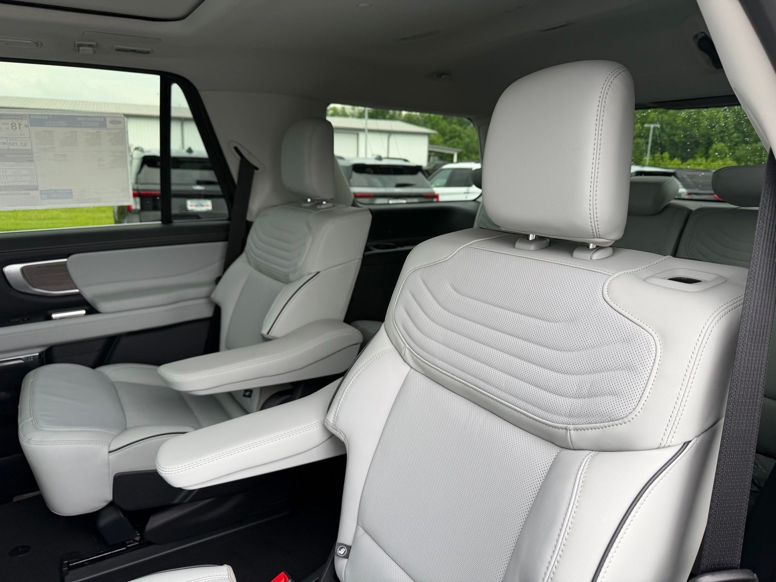 2026 Ford Expedition image 13