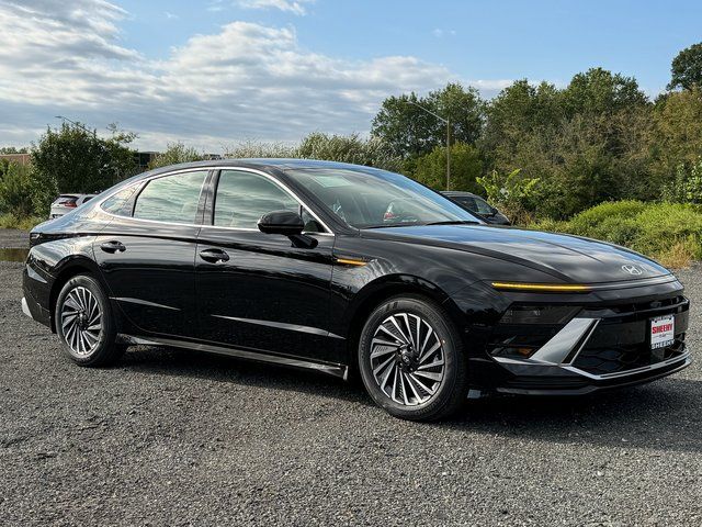 Abyss Black 2026 Hyundai Sonata Hybrid Sedan Front-Wheel Drive 6-Speed Automatic