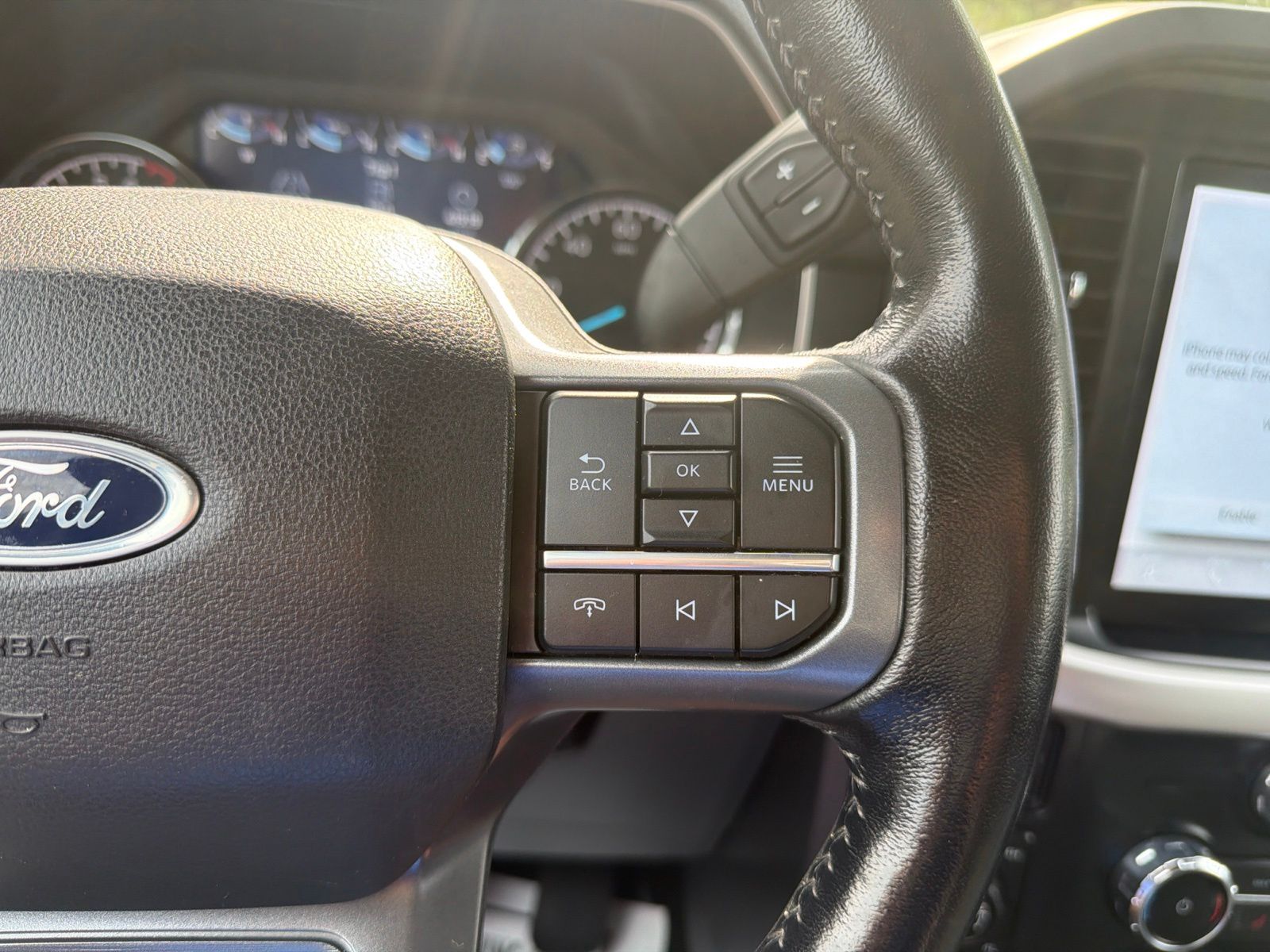 Certified Used 2022 White Metallic Ford XLT image 19