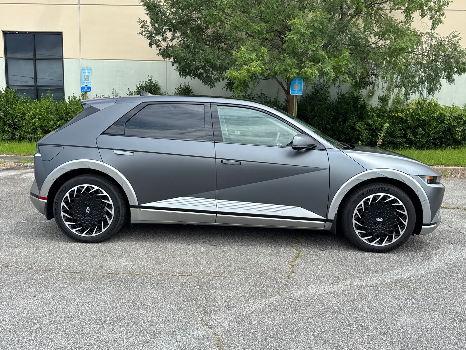 Used 2024 Gray Hyundai Limited image 4