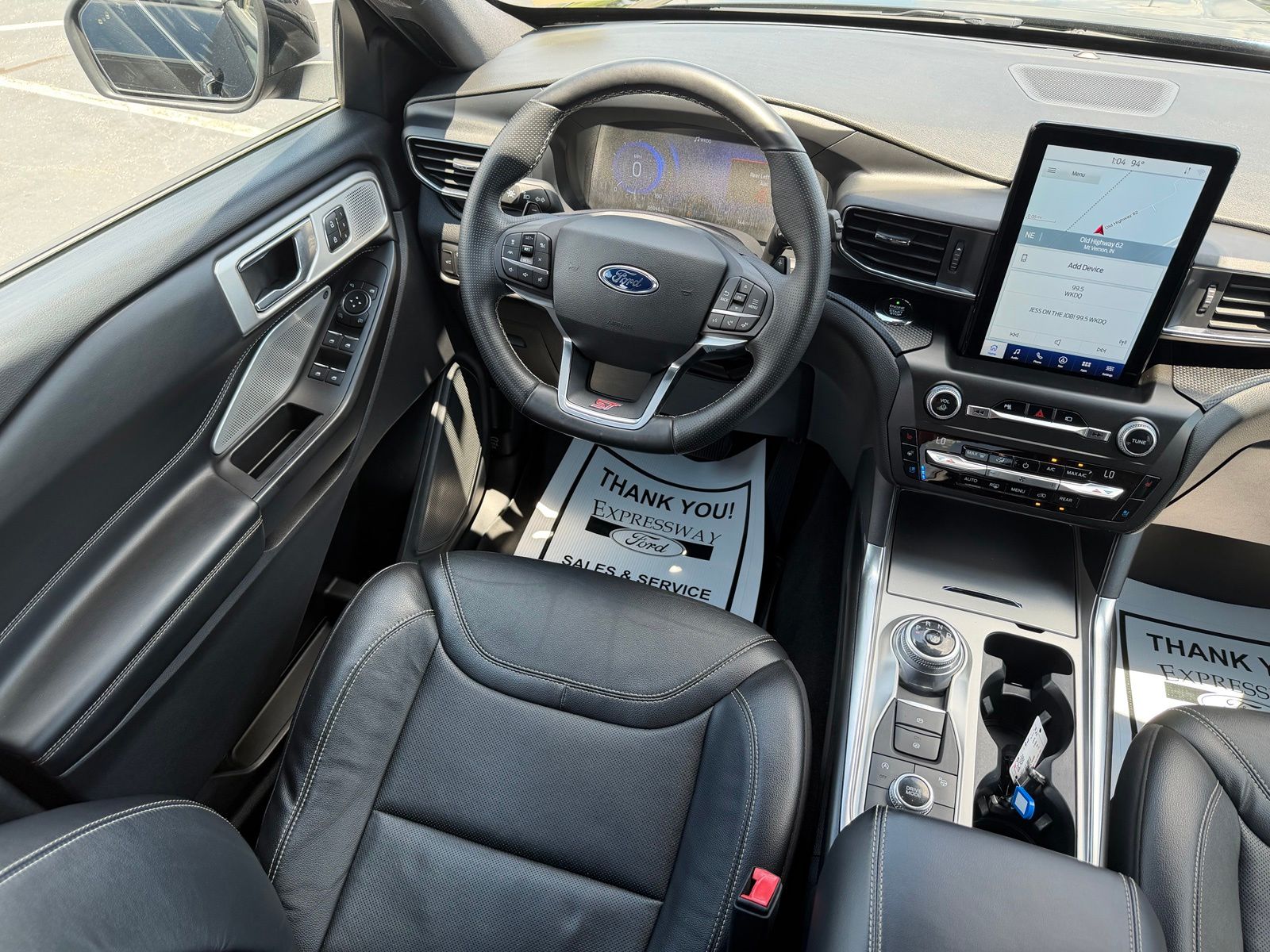 2020 Ford Explorer image 16