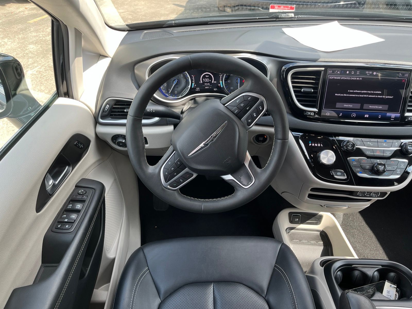 2024 Chrysler Pacifica Touring L - 10