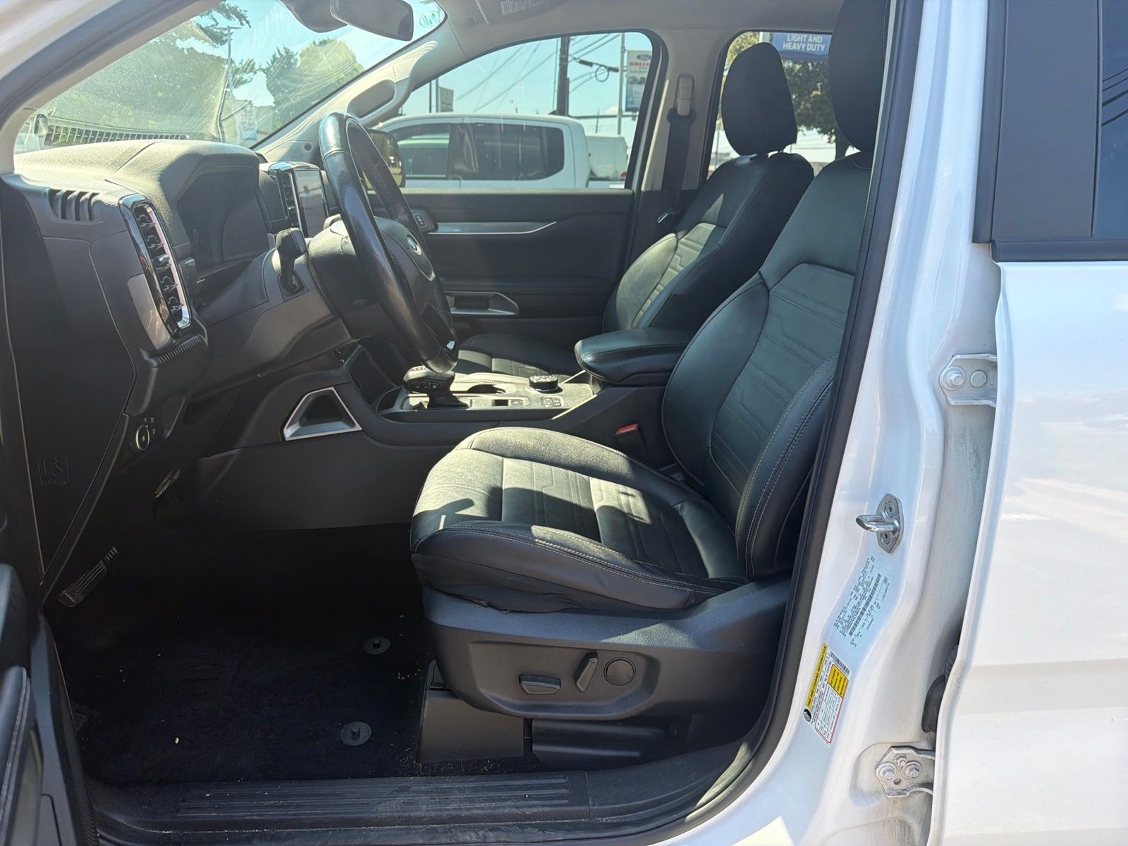 Used 2024 Oxford White Ford Lariat image 8