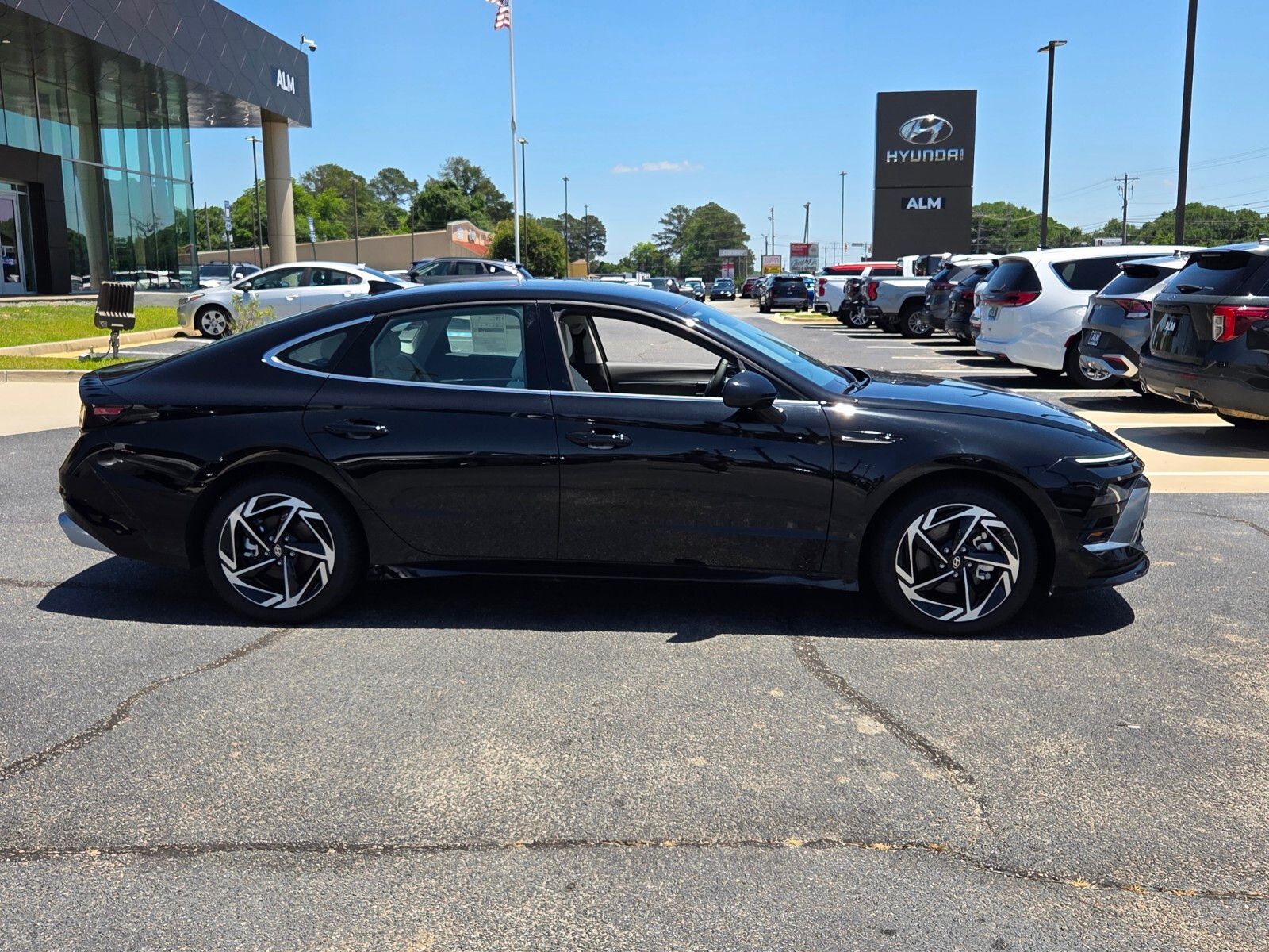 New 2026 Black Hyundai SEL Sport image 13