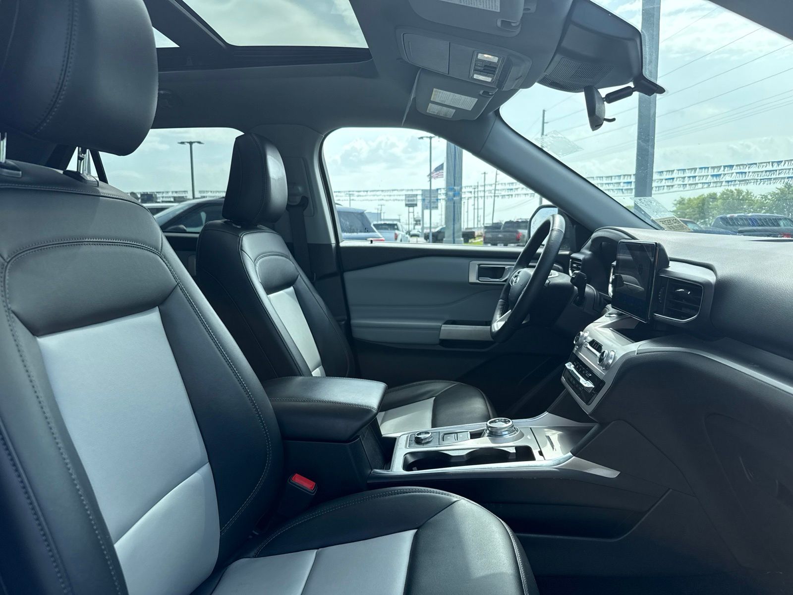 2024 Ford Explorer image 7