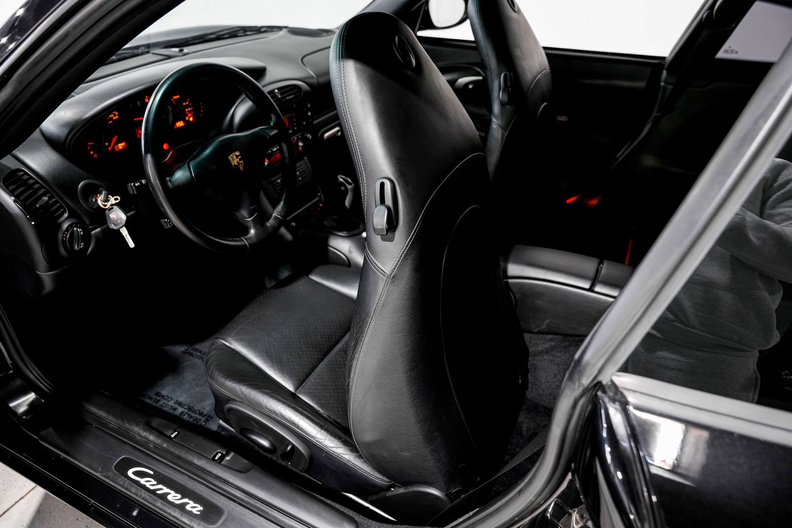 2004 Porsche 911 Carrera — photo 17