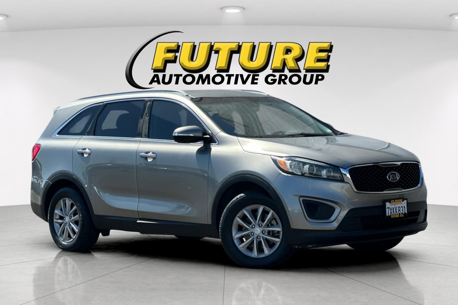 Titanium Silver 2017 Kia Sorento SUV / Crossover Front-Wheel Drive 6-Speed Automatic
