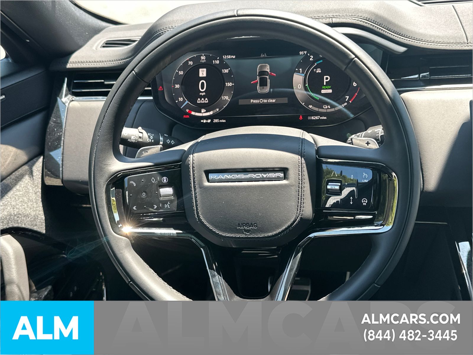 Used 2025 White Land Rover Dynamic SE image 28