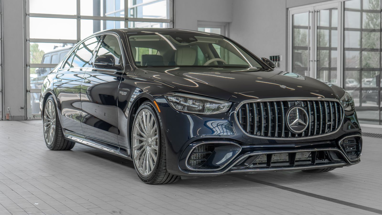 2025 Mercedes-Benz S-Class S 63 - Photo 21