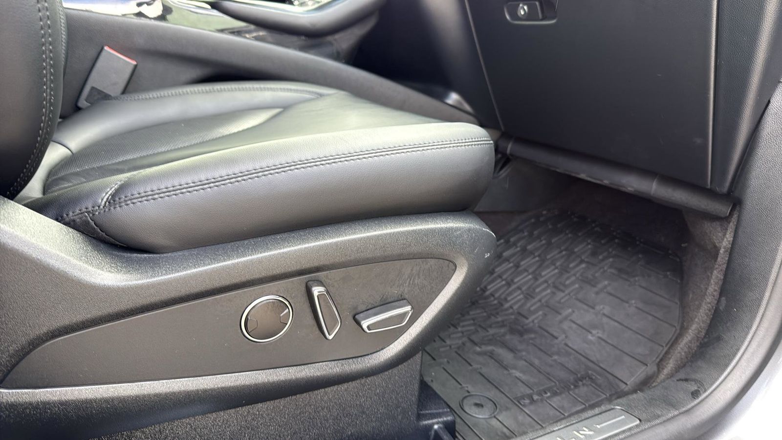 Used Car 2021 Lincoln Nautilus  Standard For Sale Under $30,000 In Austin, Texas