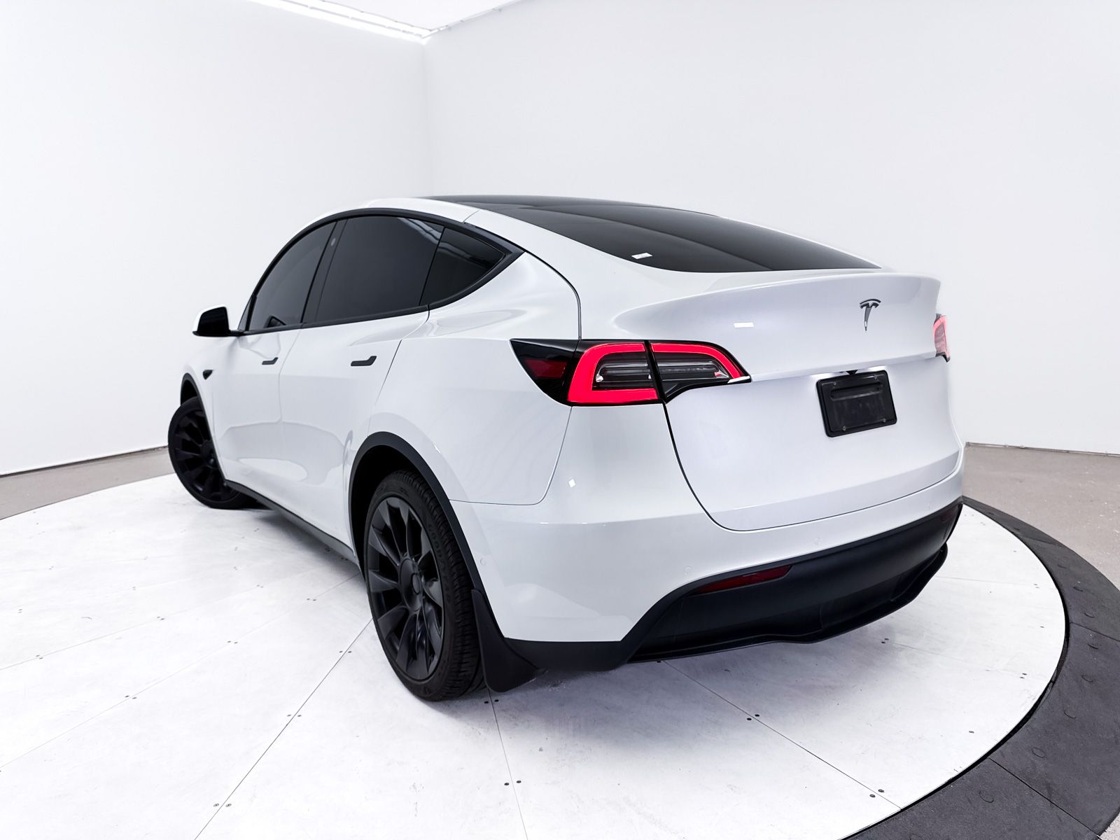 Used 2021 Tesla Model Y Long Range with VIN 5YJYGDEE3MF153019 for sale in Scottsdale, AZ