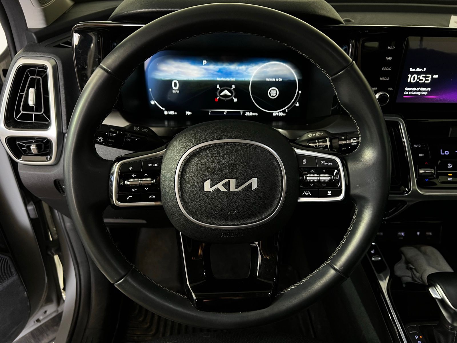 Thumbnail: 2023 Kia Sorento - 9