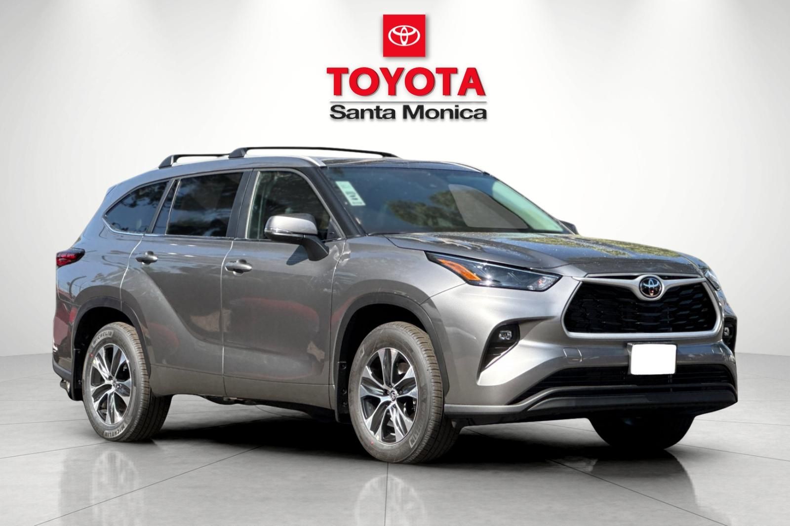 Heavy Metallic 2026 Toyota Highlander XLE AWD SUV / Crossover All-Wheel Drive 8-Speed Automatic