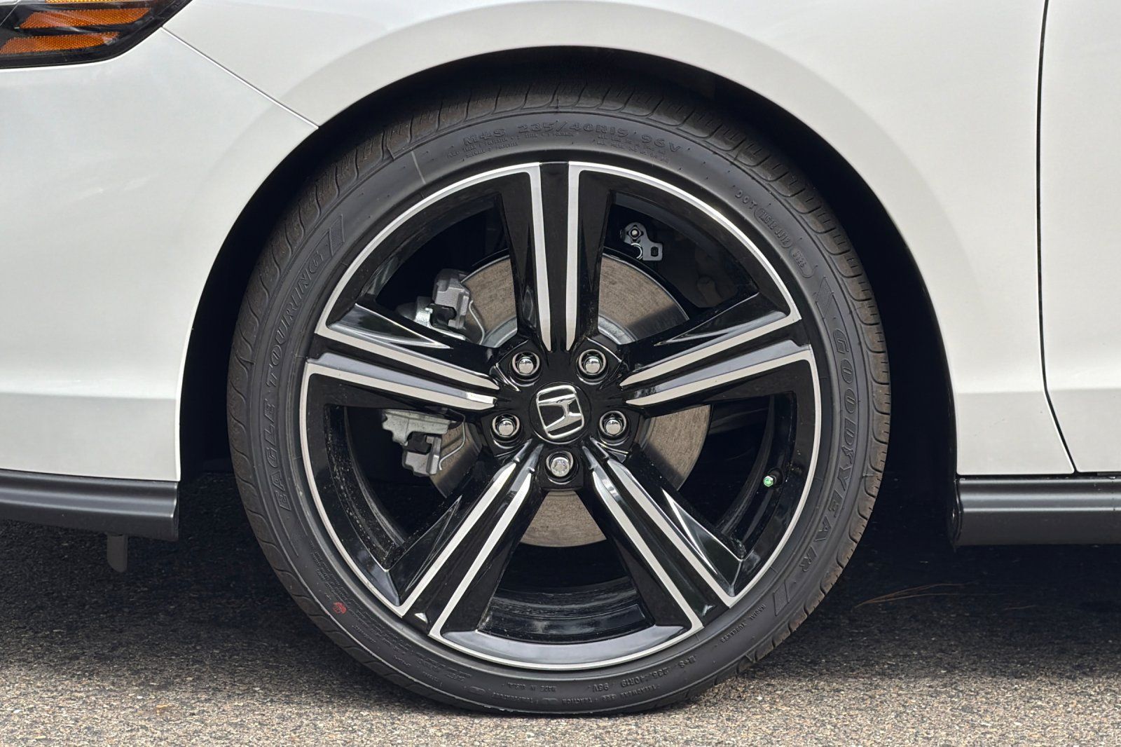 New 2026 Platinum White Pearl Honda Sport image 31